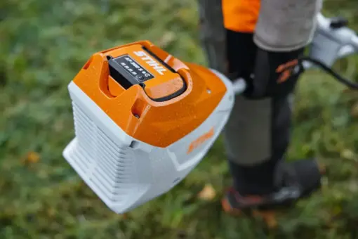 STIHL FSA 120 - Effektiv og fleksibel batteri ryddesag for allsidige klippeoppgaver - Bilde 3