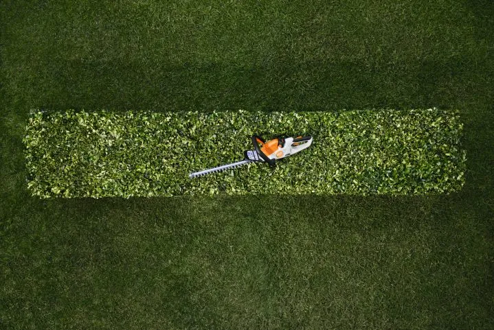 STIHL HSA 30 - Batteridrevet hekksaks med AS 2-batteri og AL 1 standardlader - Bilde 4